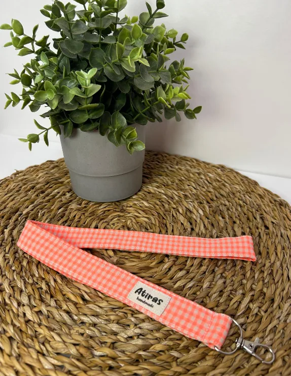 Muñequera vichy coral